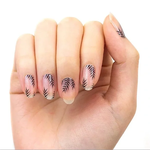 *Retired* Color Street: Palm Before the Storm | Tropical Summer Beach Palm Tree - Picture 9 of 12